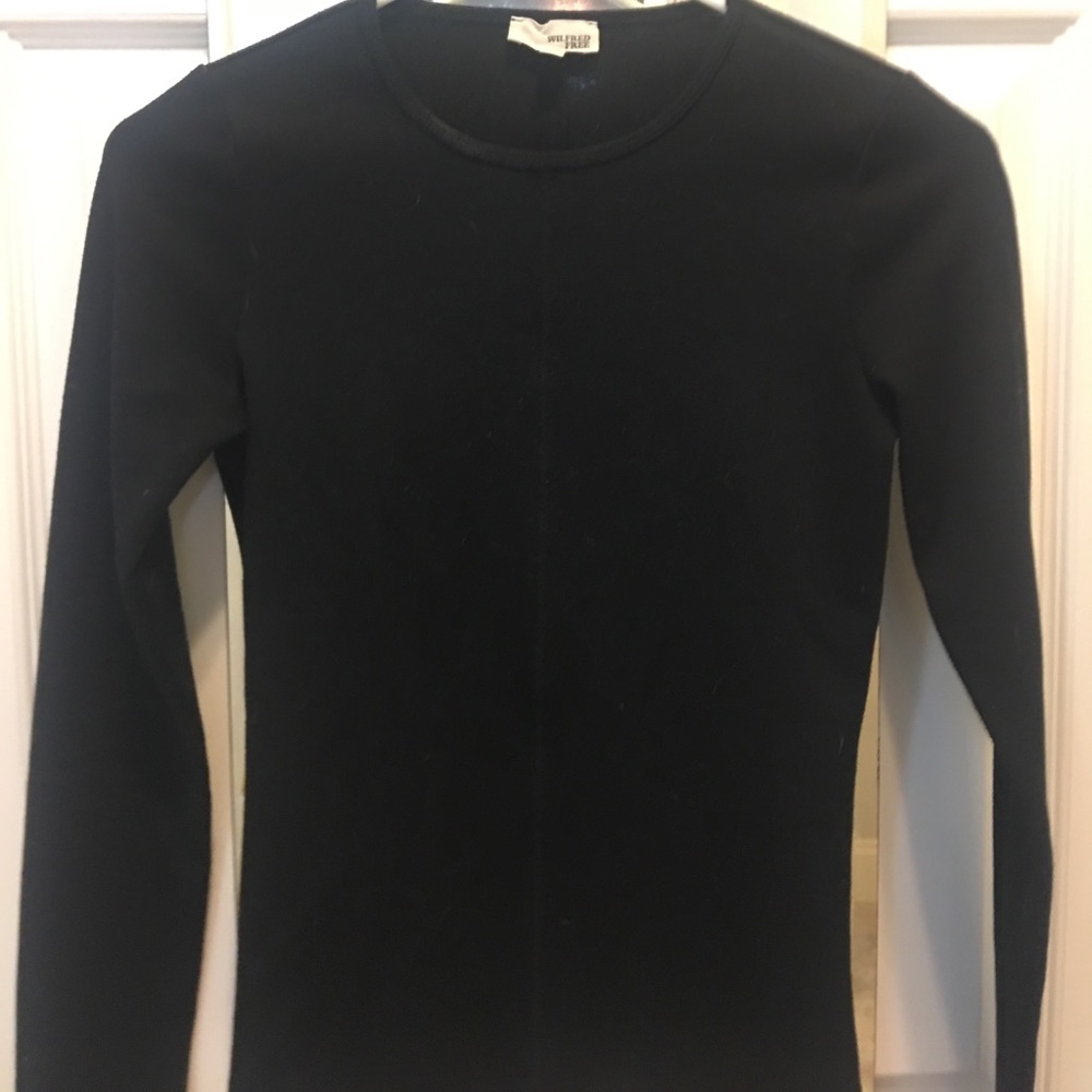 Aritzia Wildfred Free sweater/long sleeve shirt